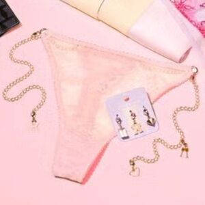 🌸 Savage X Fenty pink lace g string- LE NWT RARE!